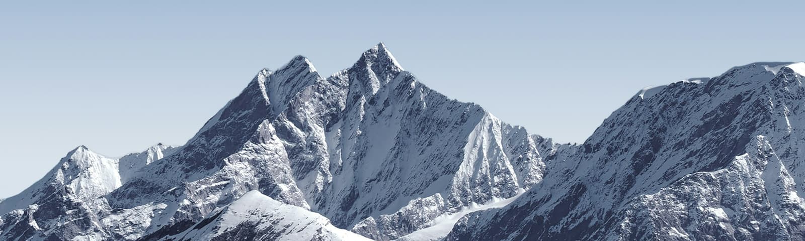 雪をいただくスイス・アルプスの山並み